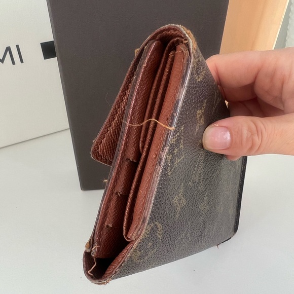 Louis Vuitton International wallet - Picture 2 of 6